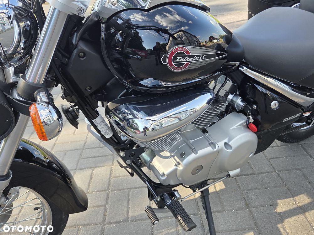 Suzuki Intruder - 31