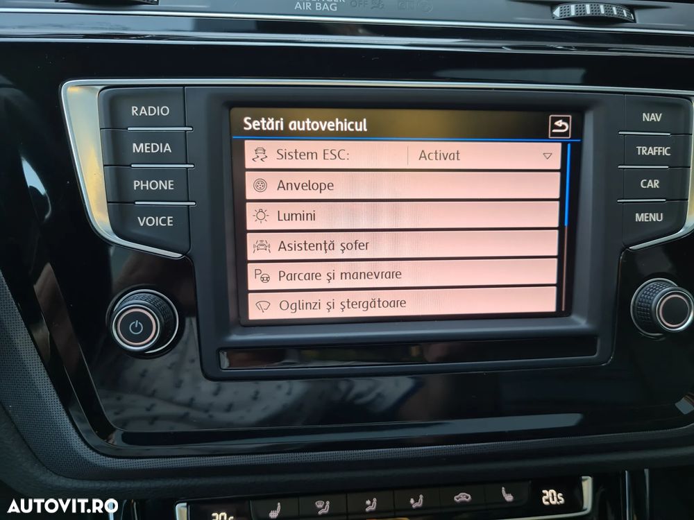 Volkswagen Touran - 35