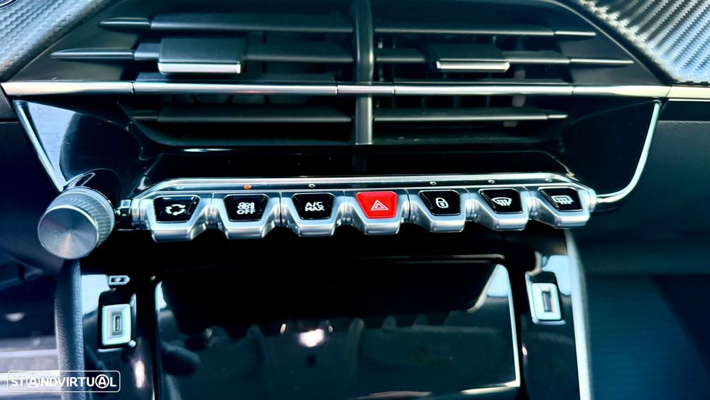 Peugeot e-2008 Allure Pack - 14