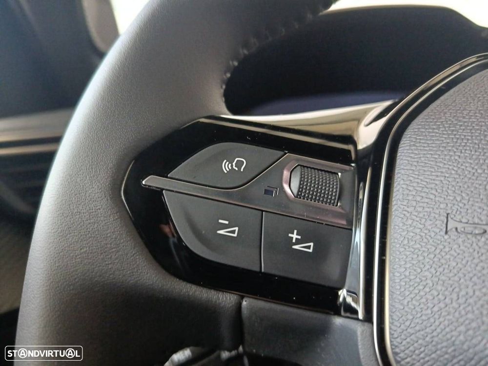 Peugeot 2008 1.2 Hybrid Allure e-DCS6 - 16