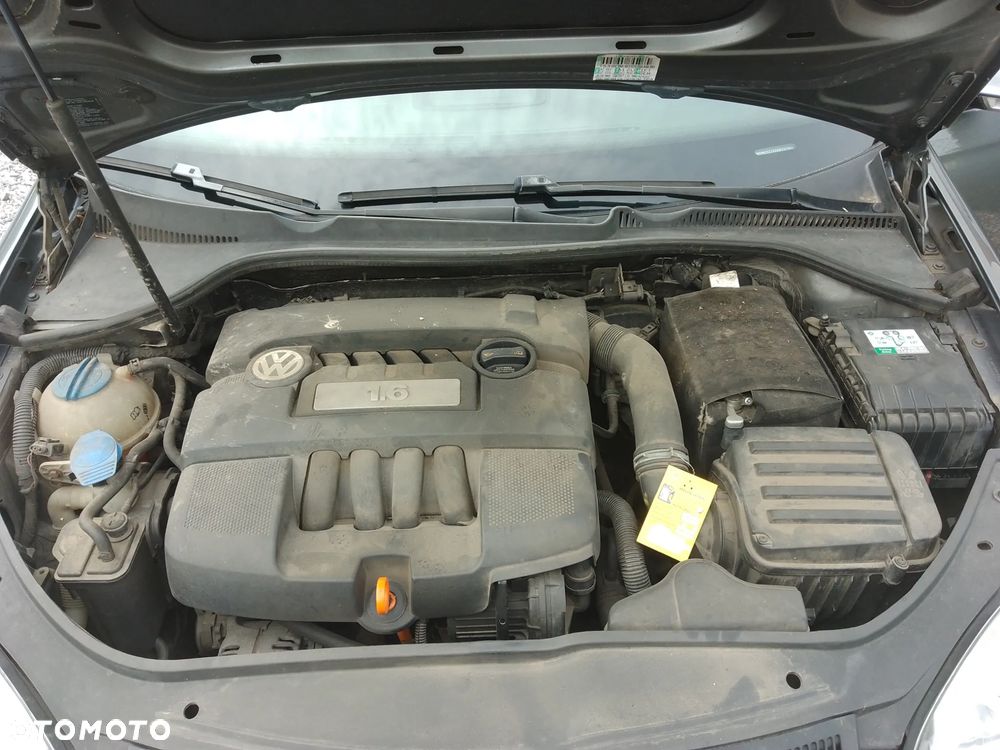 Volkswagen Golf - 16