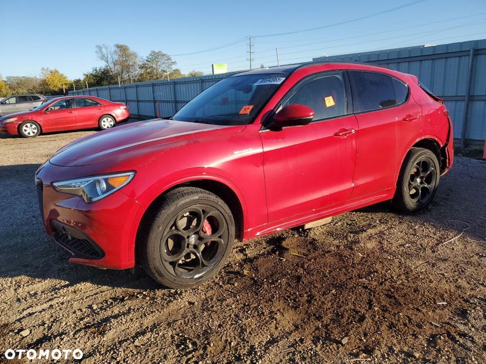 Alfa Romeo Stelvio - 1