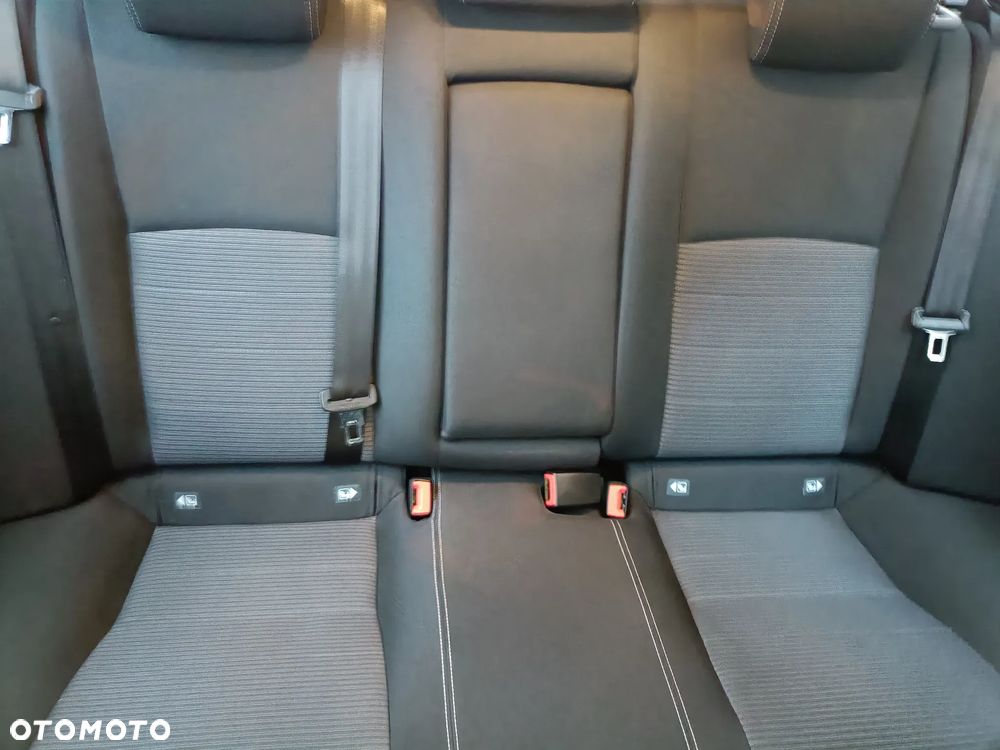 Toyota Avensis 2.0 D-4D Premium - 10