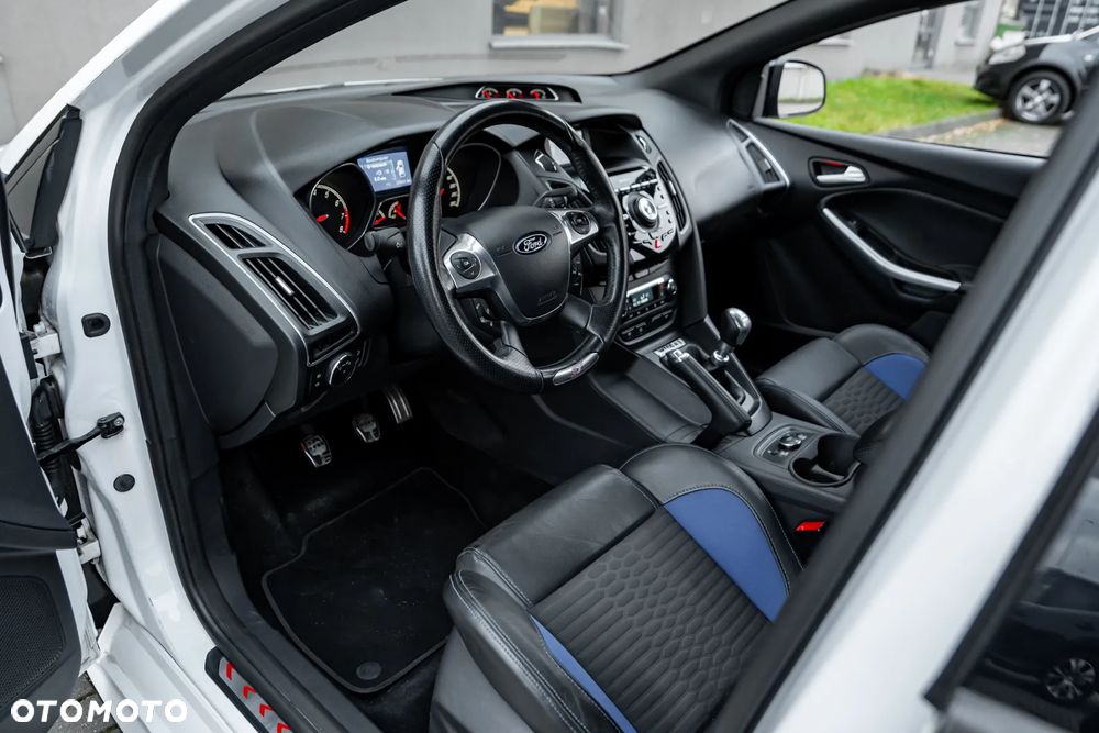 Ford Focus ST2 - 15