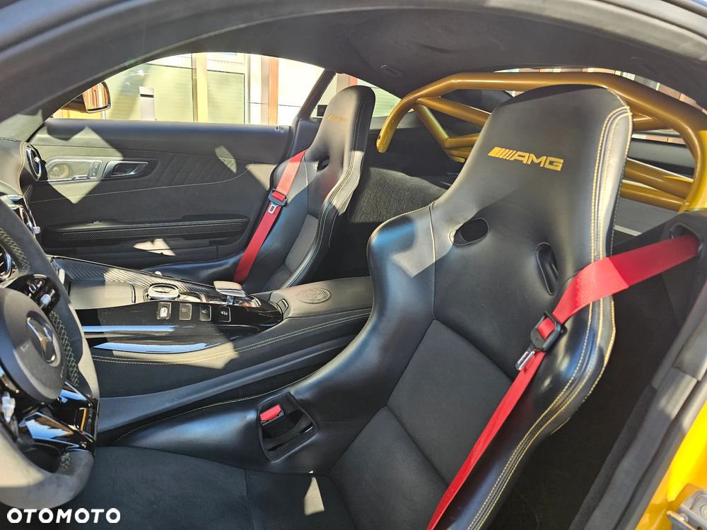 Mercedes-Benz AMG GT R - 23