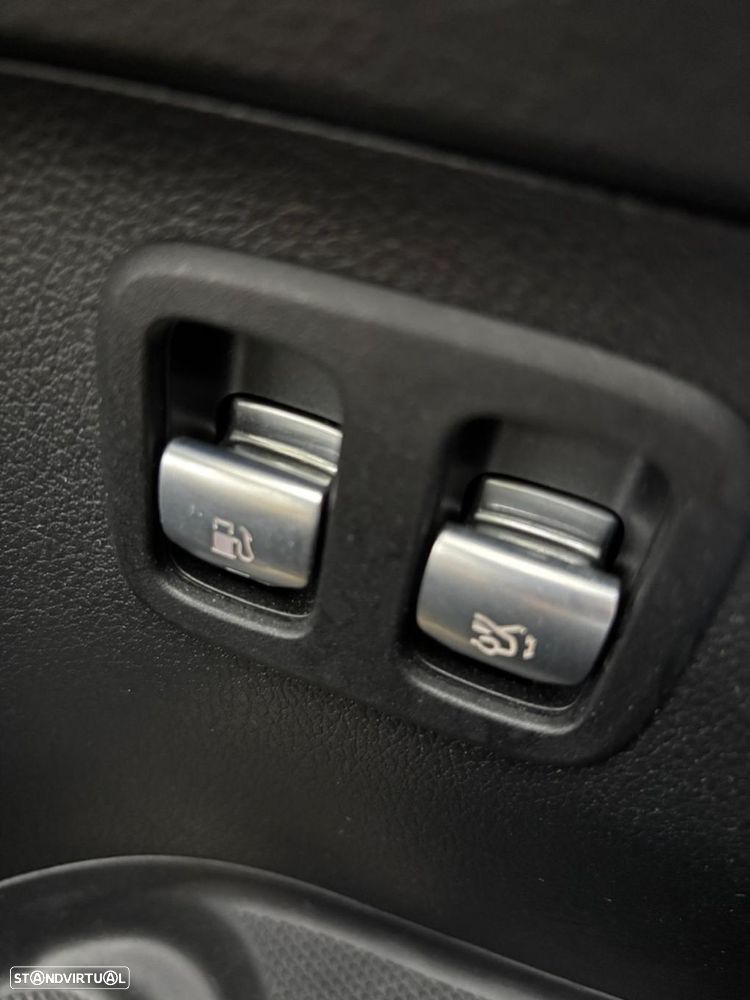 Mercedes-Benz C 300 e AMG Line - 30