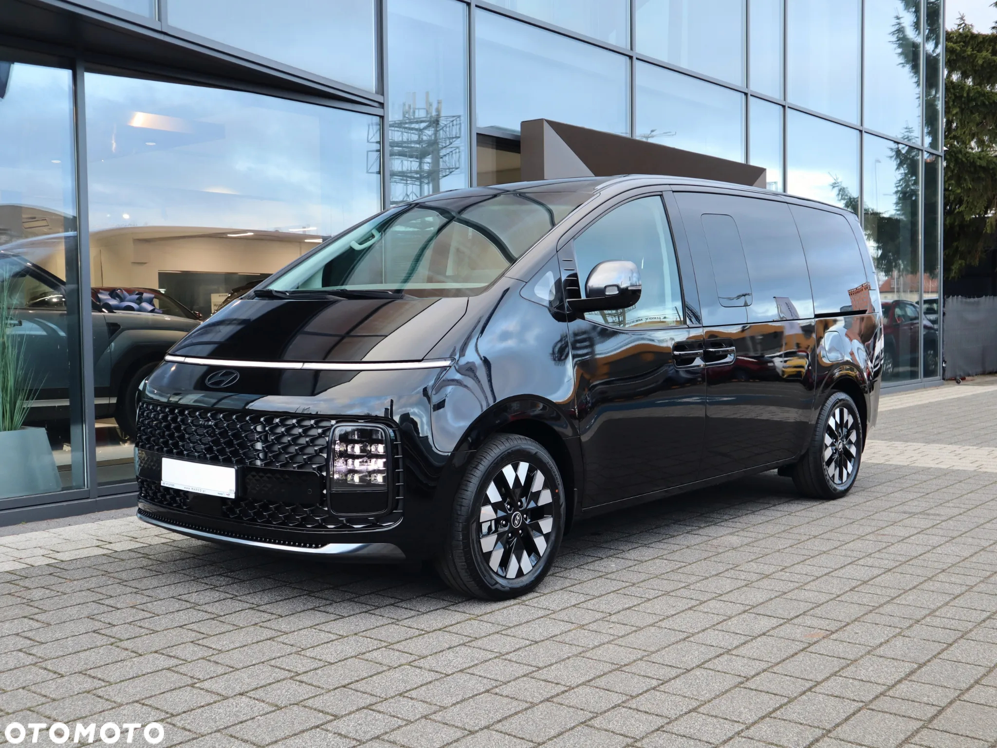 Hyundai Staria - 2