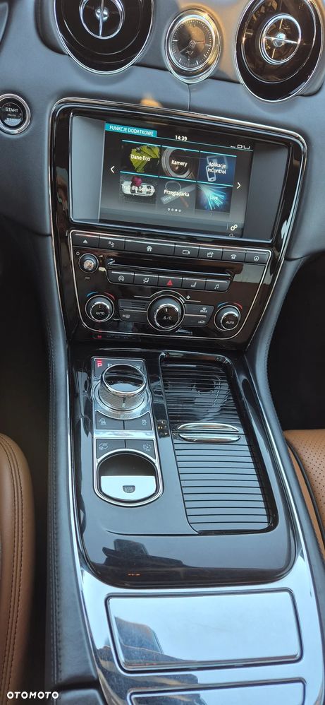 Jaguar XJ 3.0 V6 Portfolio - 26