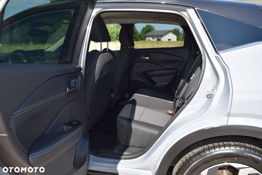Nissan Qashqai 1.3 DIG-T N-Connecta - 25