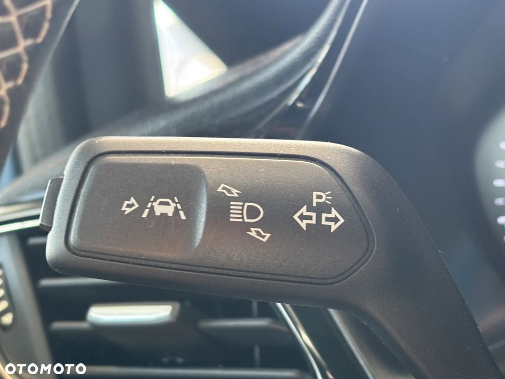 Ford Fiesta 1.0 EcoBoost S&S TITANIUM - 12