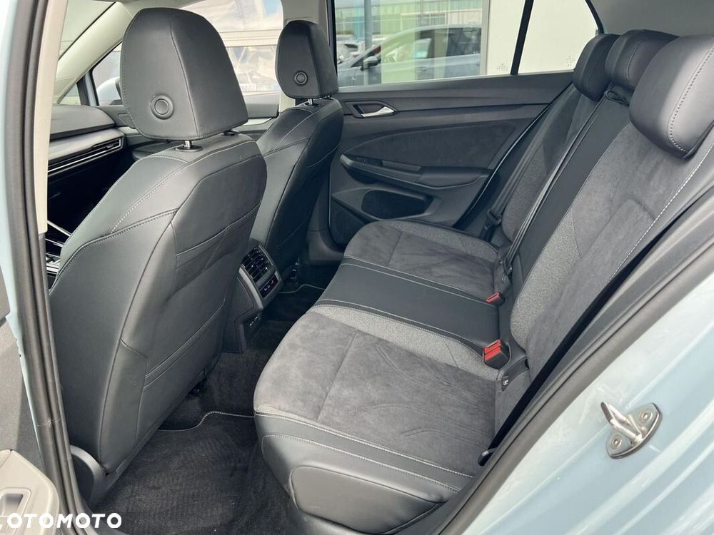 Volkswagen Golf 1.5 TSI EHybrid PHEV 150kW Style DSG - 26