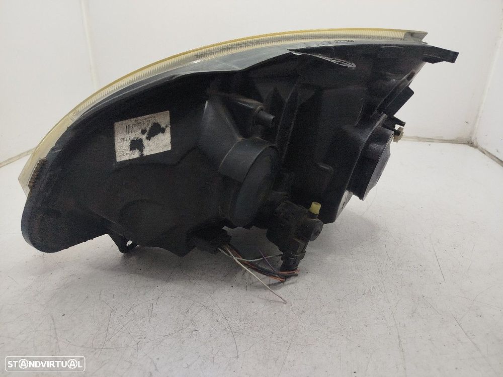 Farol/ Otica Dianteiro Dto Renault Clio Ii (Bb0/1/2_, Cb0/1/2_) - 3