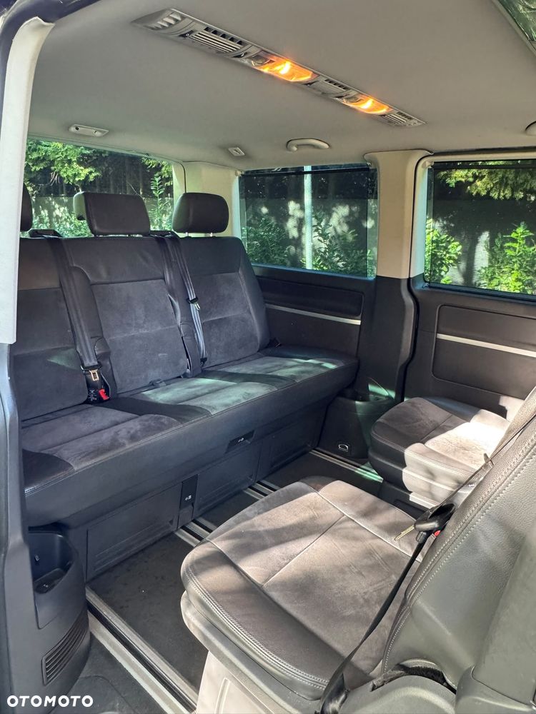 Volkswagen Multivan - 32