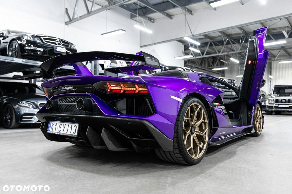 Lamborghini Aventador - 14
