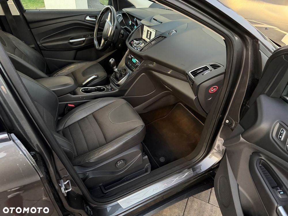 Ford Kuga 1.5 EcoBoost 2x4 Individual - 4