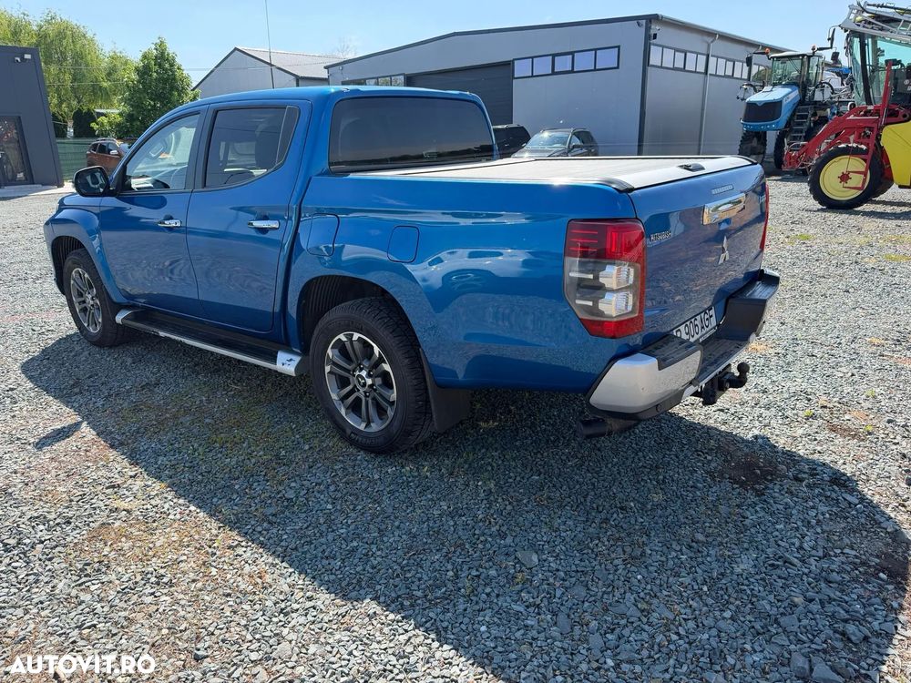Mitsubishi L200 Double Cab 2.2 DI-D A/T Intense - 2