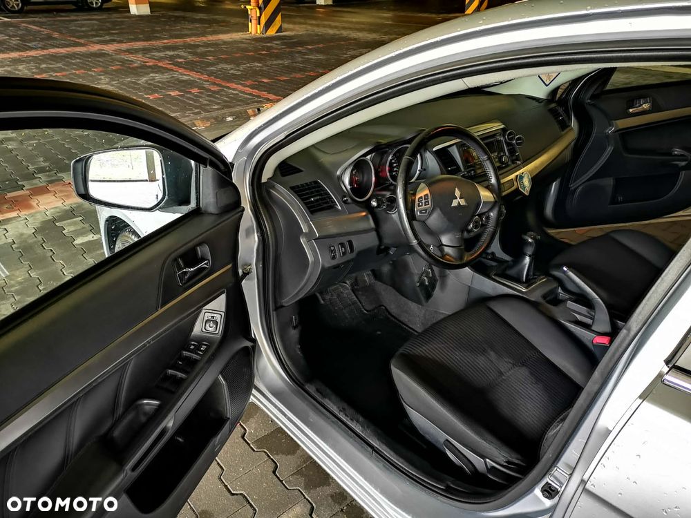 Mitsubishi Lancer 1.6 Inform - 7