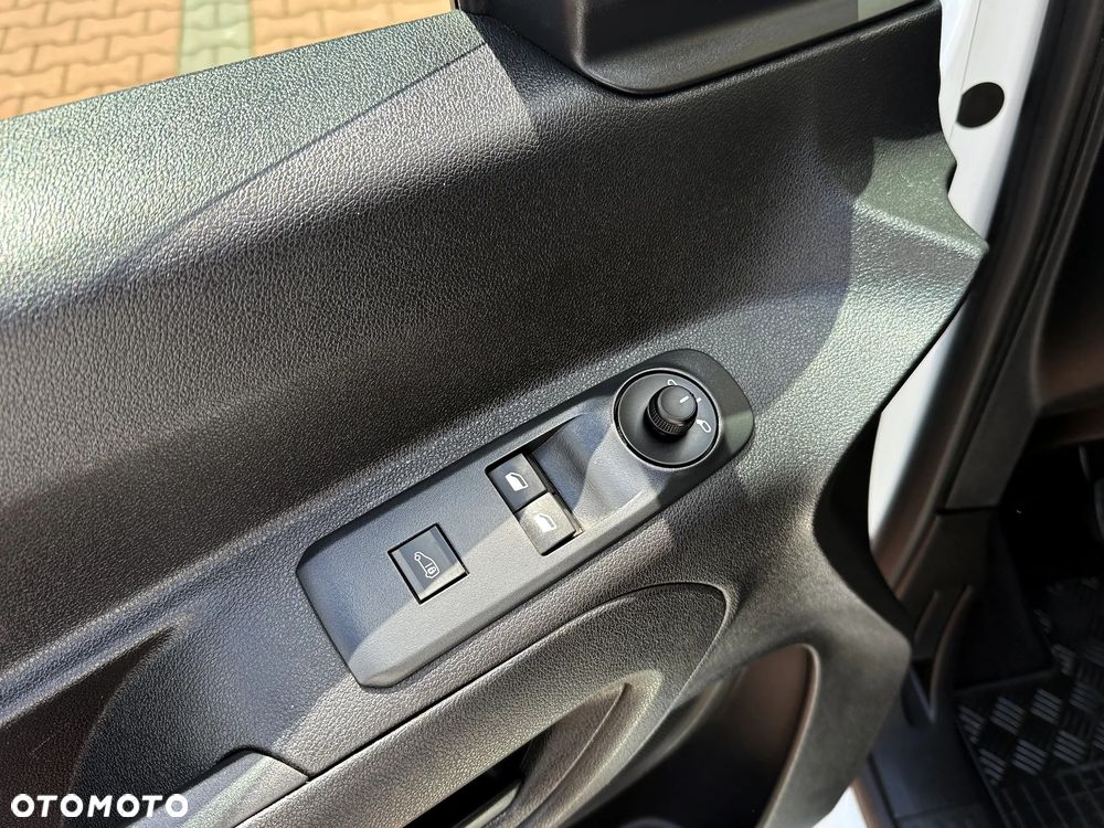 Opel COMBO LONG XL 3 OSOBY *NOWY SILNIK* ŁADOWNOŚC 852 KG HAK 1000KG SERWISOWANY F VAT 23% BOCZNE DZWI TEMPOMAT - 22