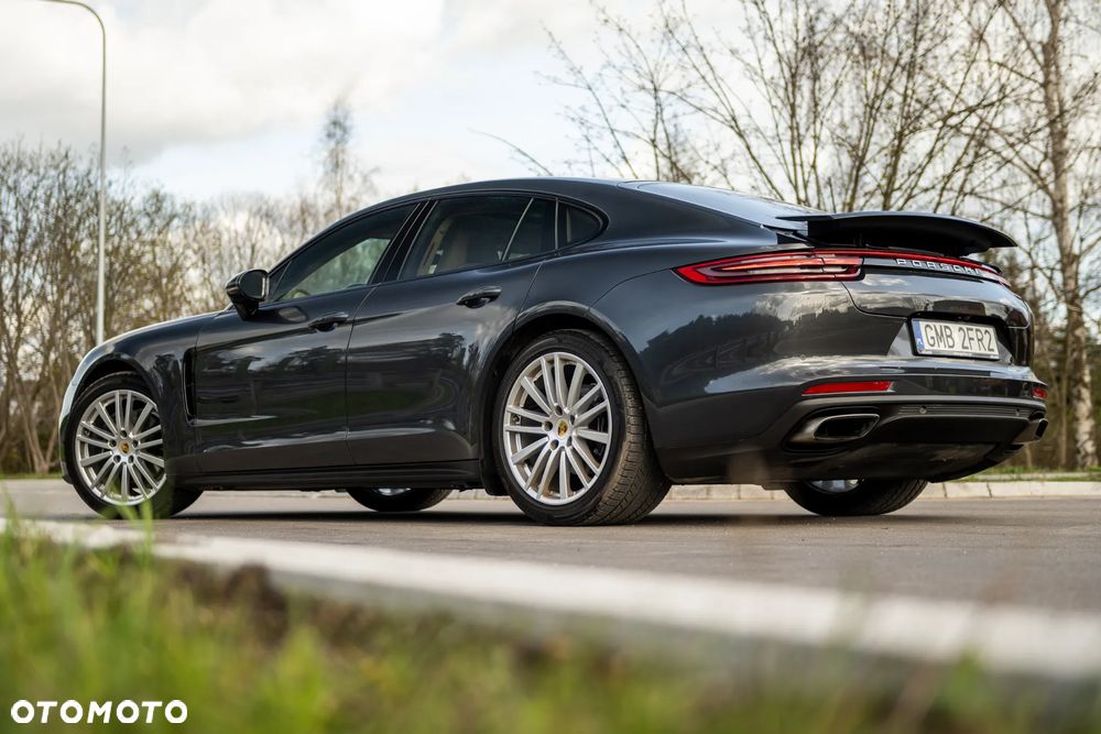 Porsche Panamera - 14