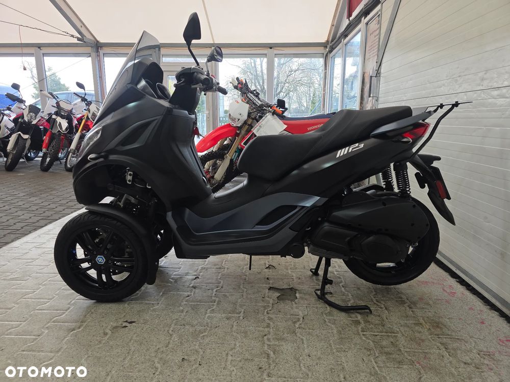 Piaggio MP-3 - 13