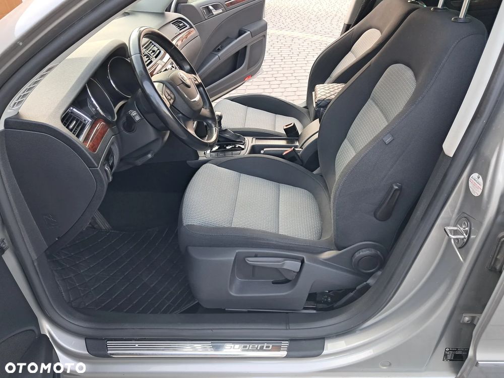 Skoda Superb 1.8 TSI Ambition DSG - 14