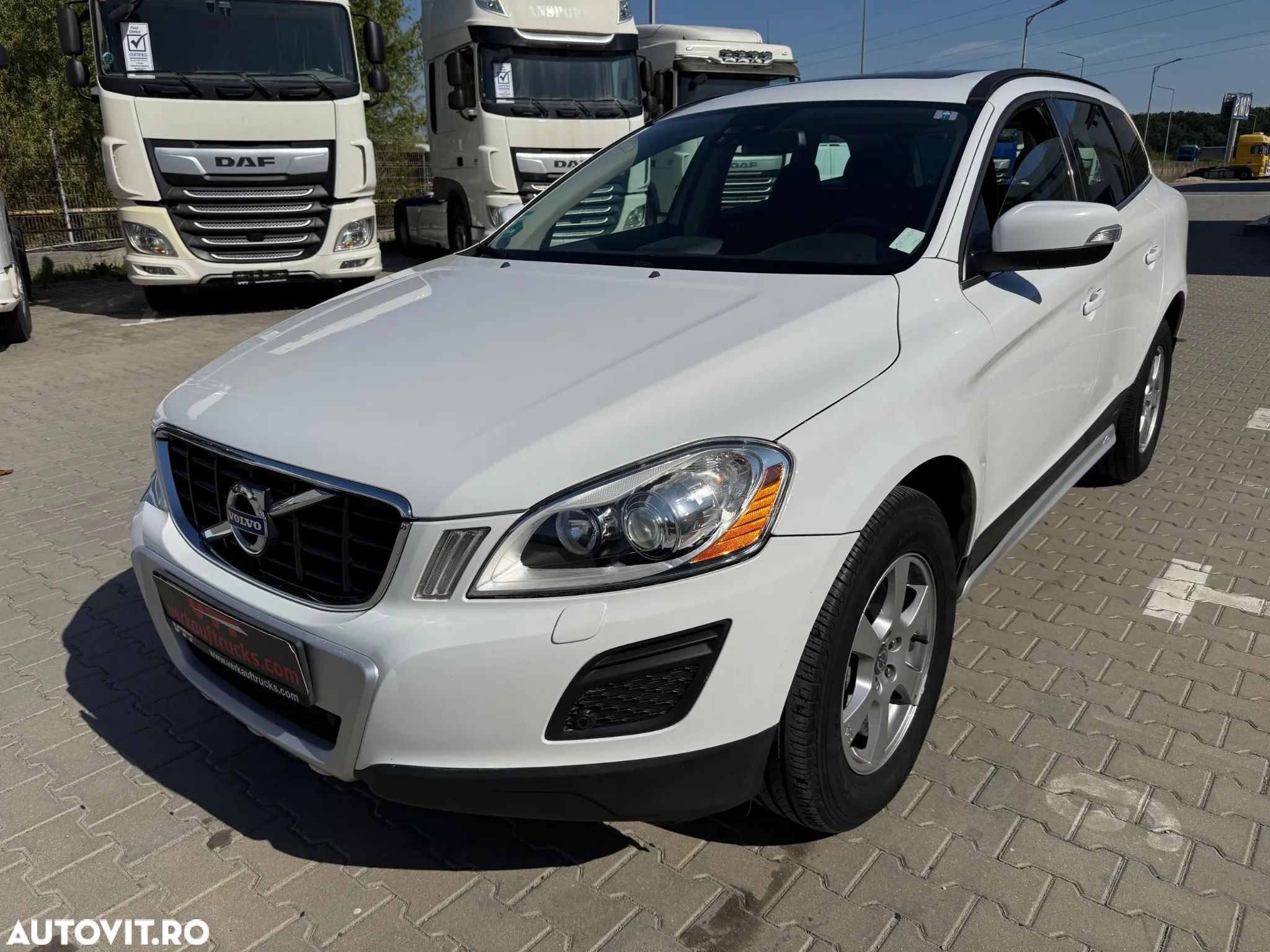 Volvo XC 60 D4 Momentum - 1