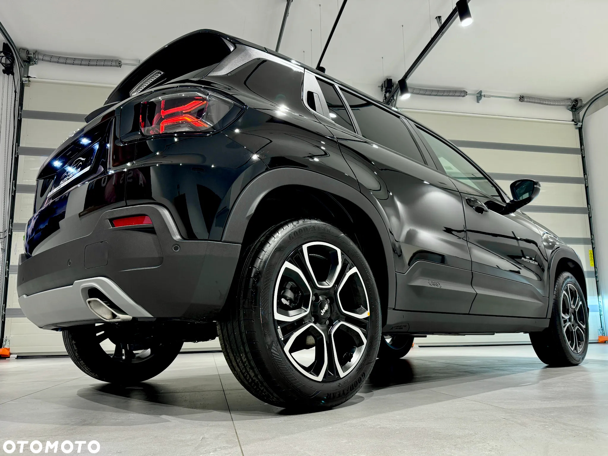 Jeep Avenger 1.2 T3 mHEV Altitude FWD eDCT6 - 12