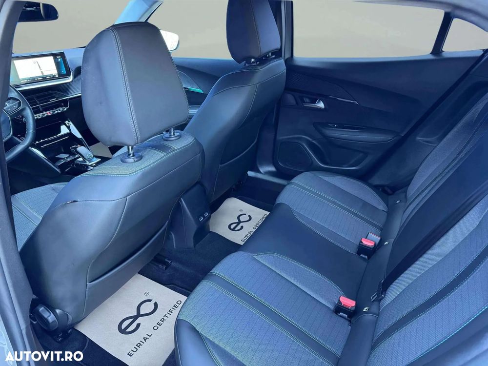 Peugeot 2008 1.5 BlueHDI EAT8 STT Allure Pack - 14