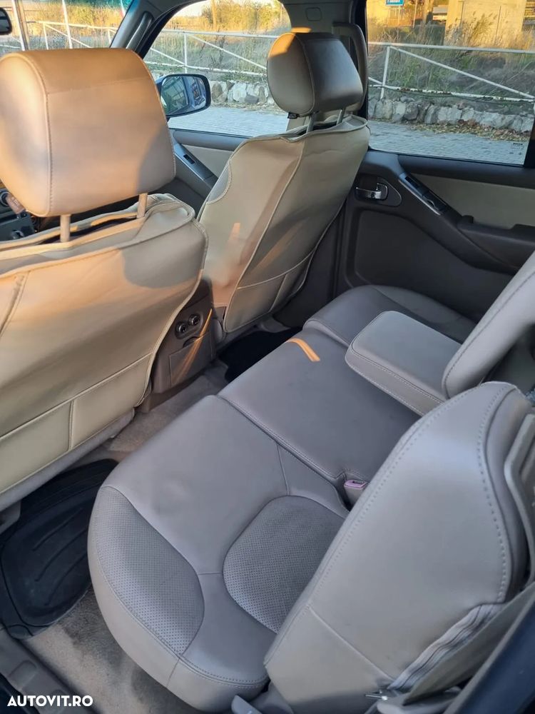 Nissan Pathfinder - 11