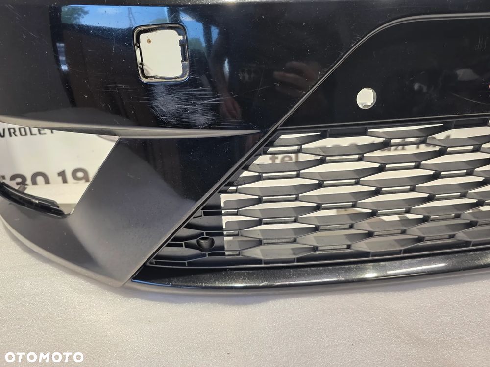 SEAT LEON 3 III 5F0 12- FR ZDERZAK PRZEDNI PRZÓD NA SPRYSKI + 4xPDC ORAZ KRATKA ŚRODKOWA NR 5F0807221M + 5F0853667A NR AUKCJI NZ2266 - 10