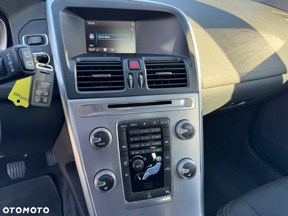 Volvo XC 60 D4 Drive-E Momentum - 28