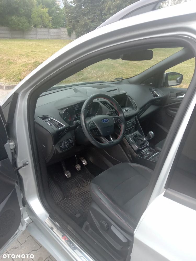 Ford Kuga 1.5 EcoBoost FWD ST-Line X - 9