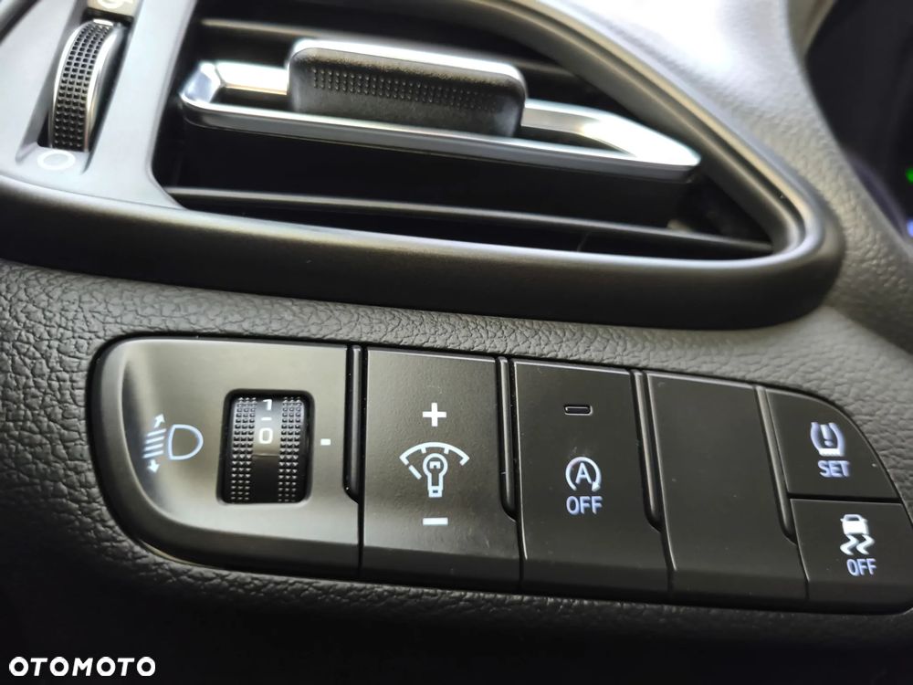 Hyundai i30 1.5 T-GDI 48V Smart - 22