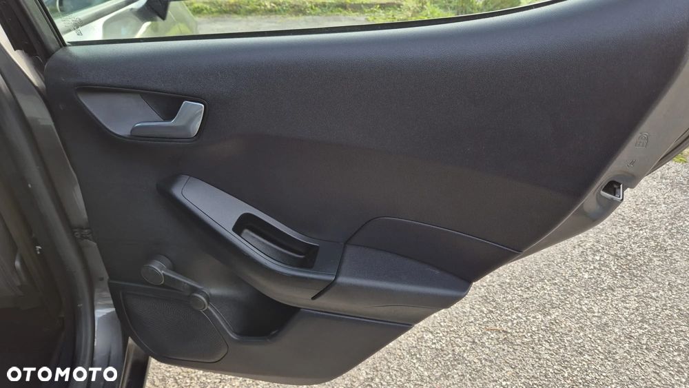 Ford Fiesta 1.1 S&S COOL&CONNECT - 12