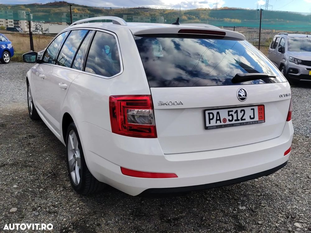 Skoda Octavia Combi 2.0 TDI Tour - 9