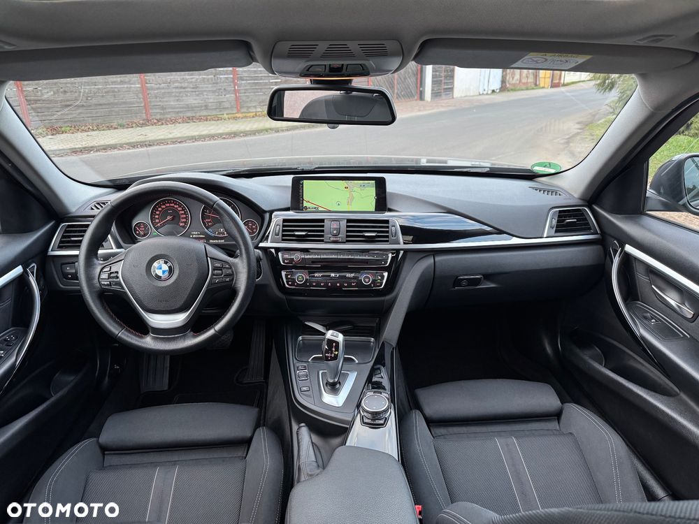 BMW Seria 3 320d Sport Line - 24