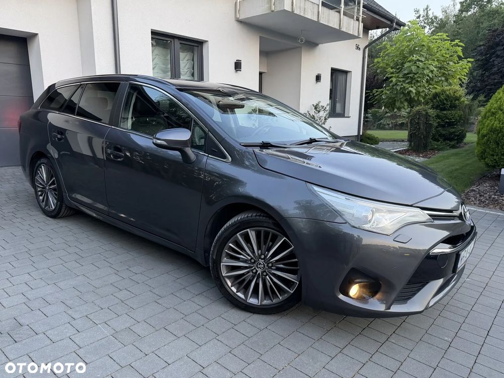 Toyota Avensis 1.8 Premium - 22