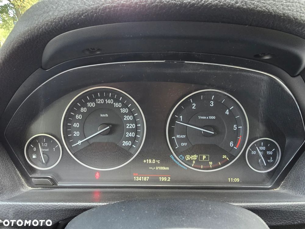 BMW Seria 3 320d xDrive Advantage - 14