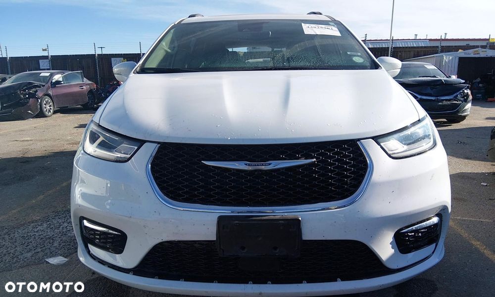 Chrysler Pacifica - 1