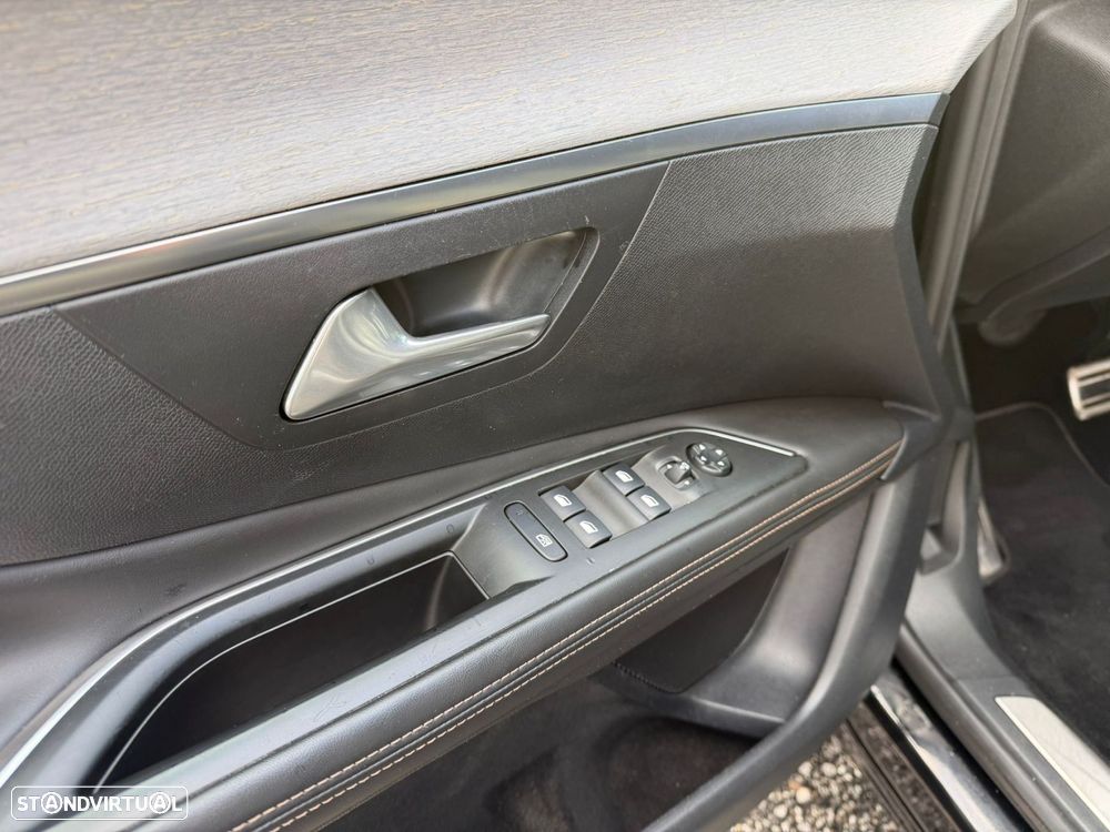 Peugeot 3008 2.0 BlueHDi GT EAT8 - 32