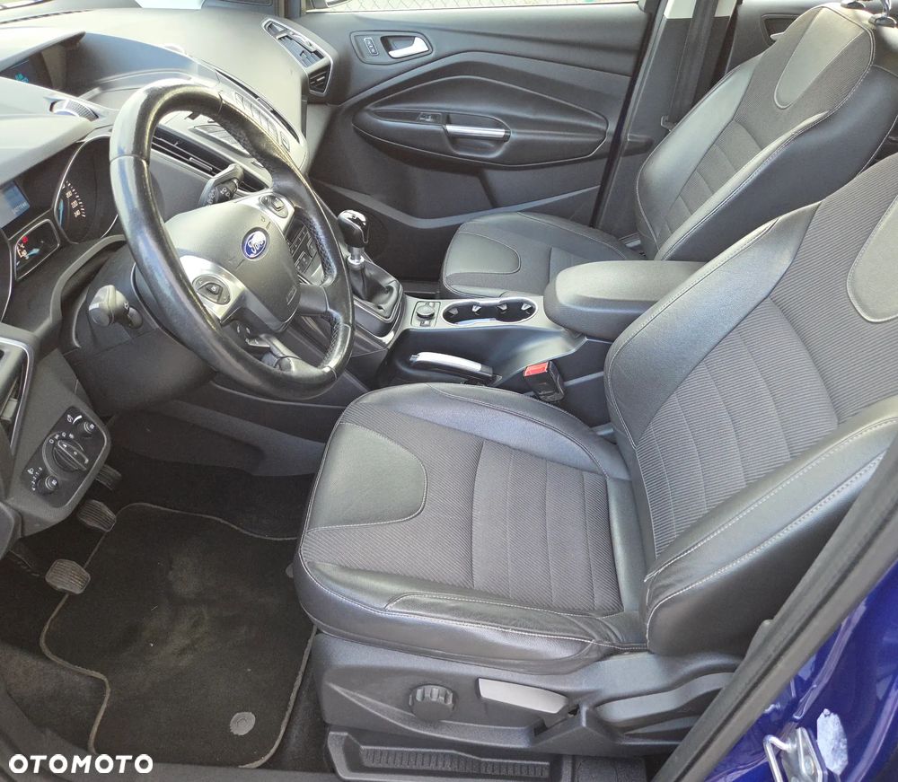 Ford Kuga 2.0 TDCi 2x4 Titanium - 18