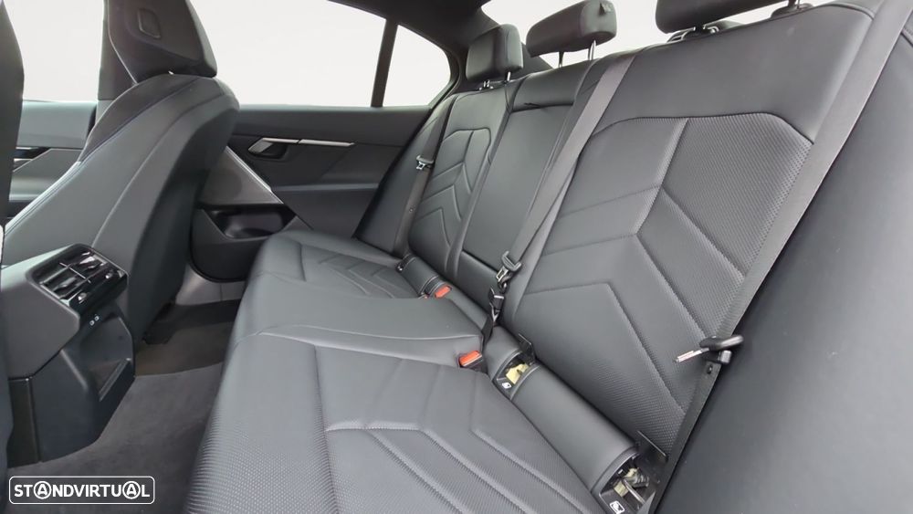 BMW i5 eDrive40 Pack Desportivo M - 14