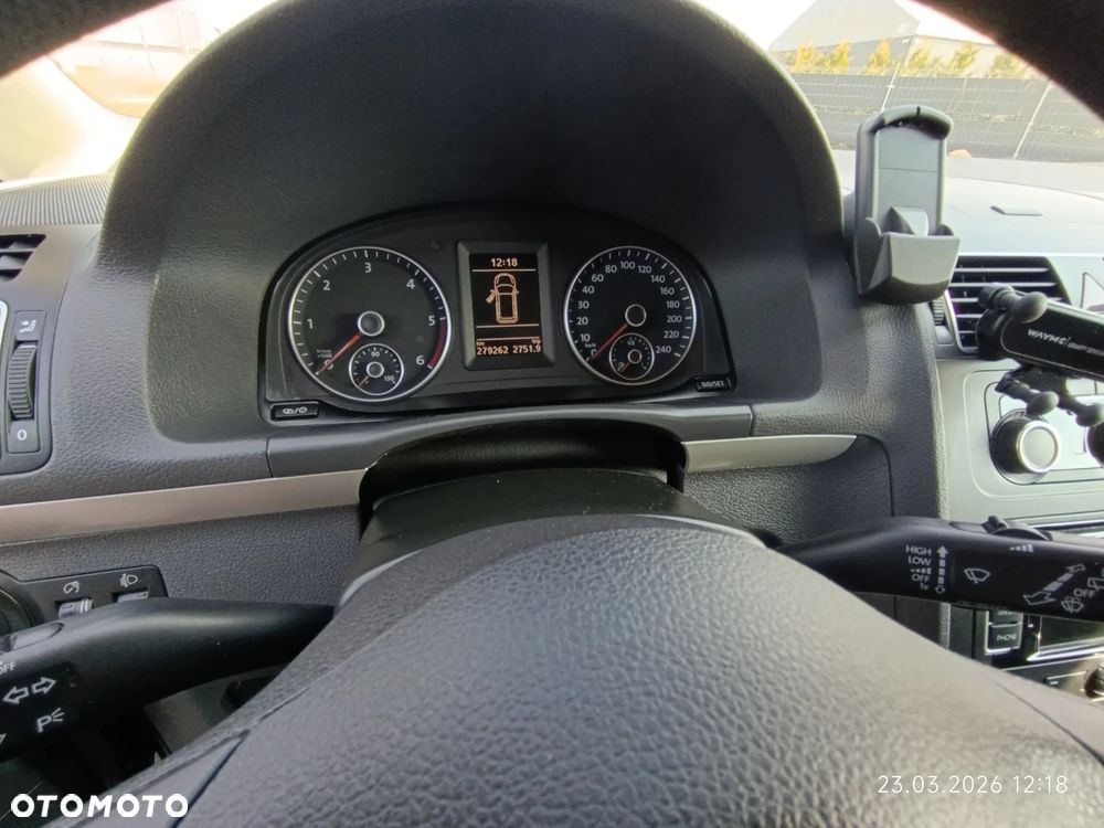 Volkswagen Touran - 5