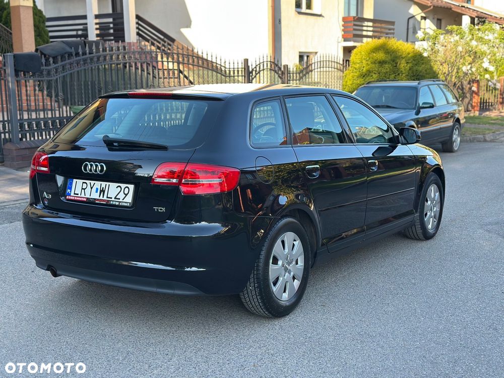 Audi A3 Sportback 1.6 TDI DPF Attraction - 8