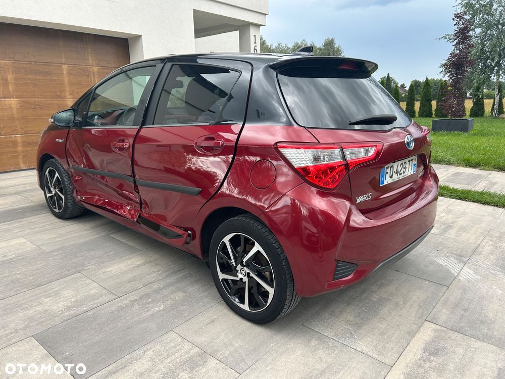 Toyota Yaris Hybrid 100 Selection Platinum - 8