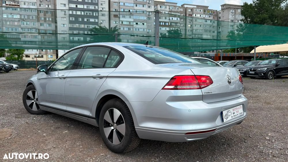 Volkswagen Passat - 32