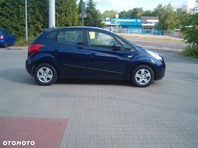 Kia Venga - 4