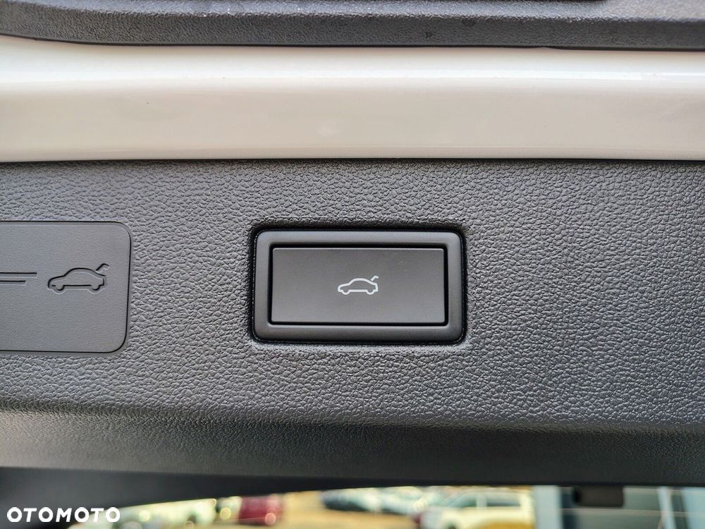 Volkswagen T-Roc - 13