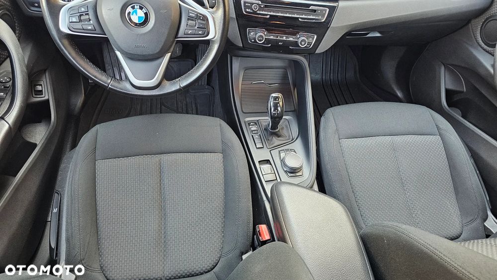 BMW X1 sDrive18d xLine - 36