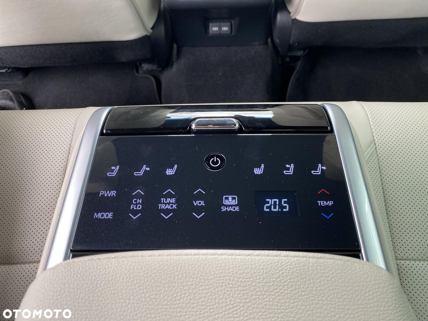 Toyota Camry - 20